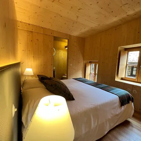 Casas Do Talasnal Lousa (Central Portugal)